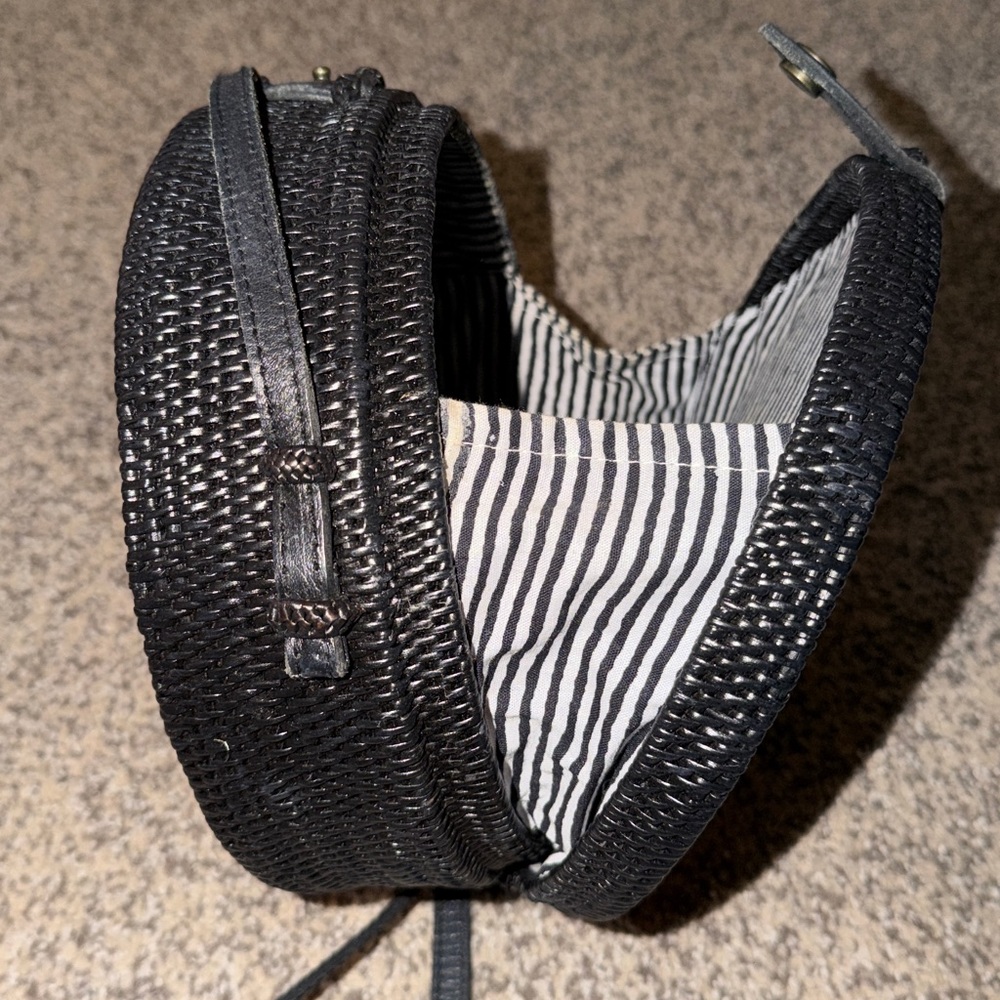 Poppy + Sage Camilla Black Rattan Crossbody Bag Purse - Never Used